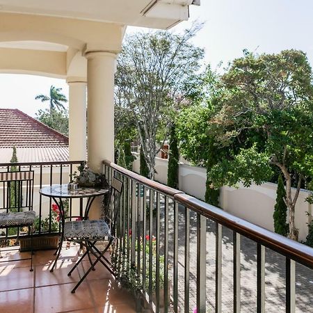 Arum Guest House Ист-Лондон Экстерьер фото