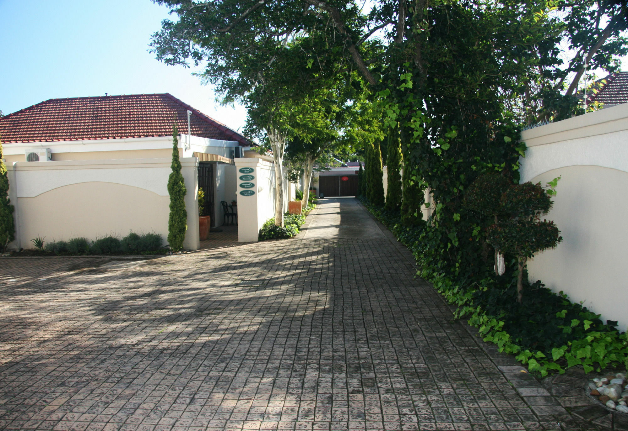 Arum Guest House Ист-Лондон Экстерьер фото