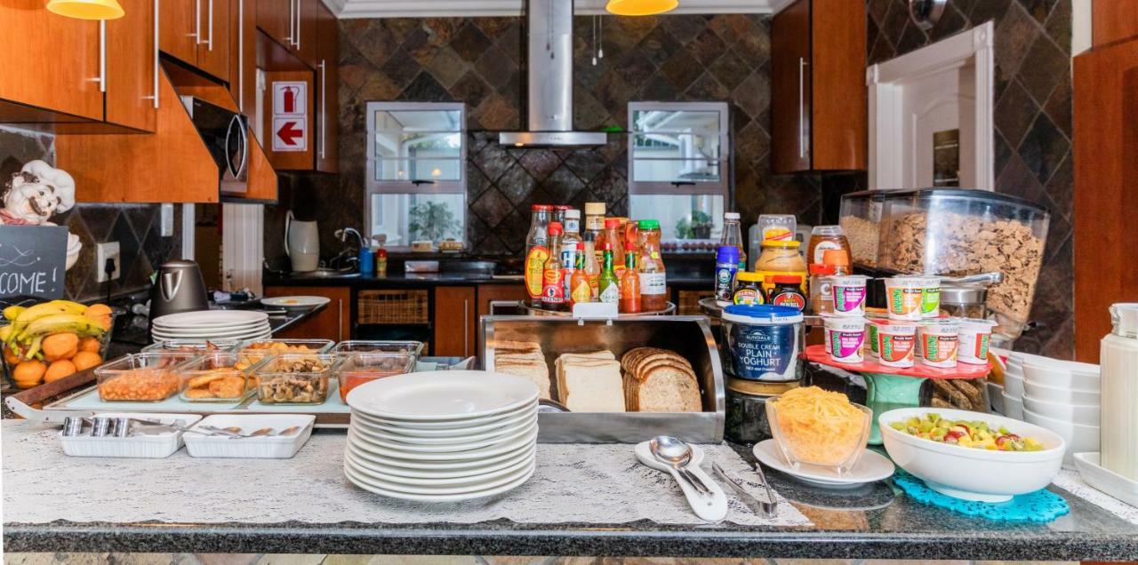 Arum Guest House Ист-Лондон Экстерьер фото