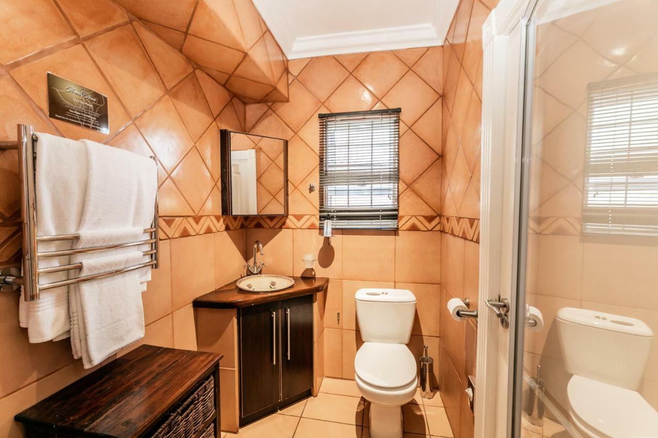 Arum Guest House Ист-Лондон Экстерьер фото
