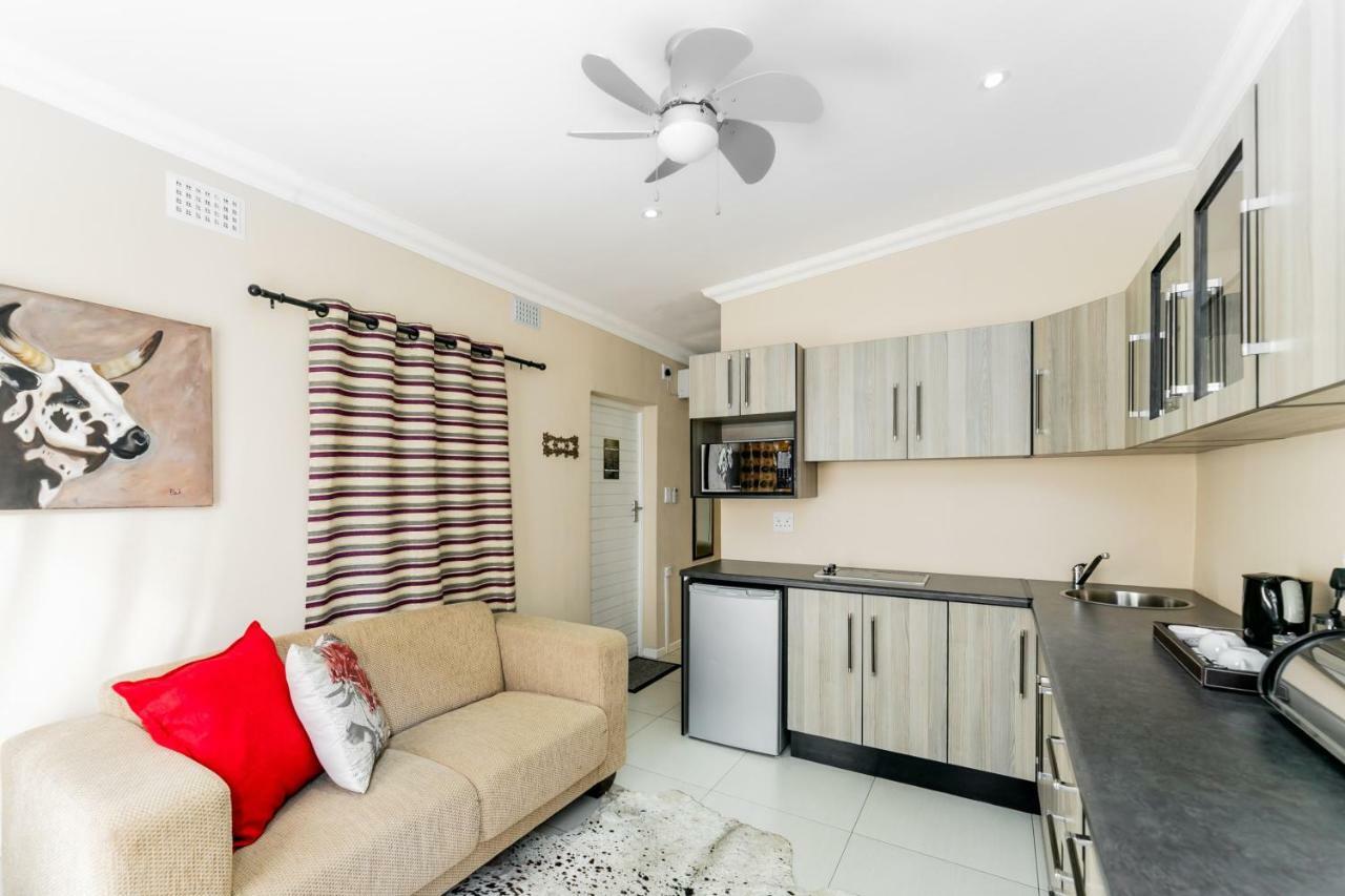 Arum Guest House Ист-Лондон Экстерьер фото